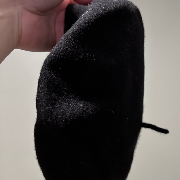 Parkhurst Beret - Picture 2 of 3